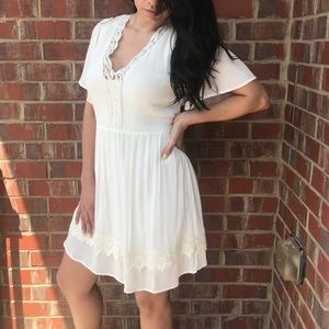 🔴 white cream dress